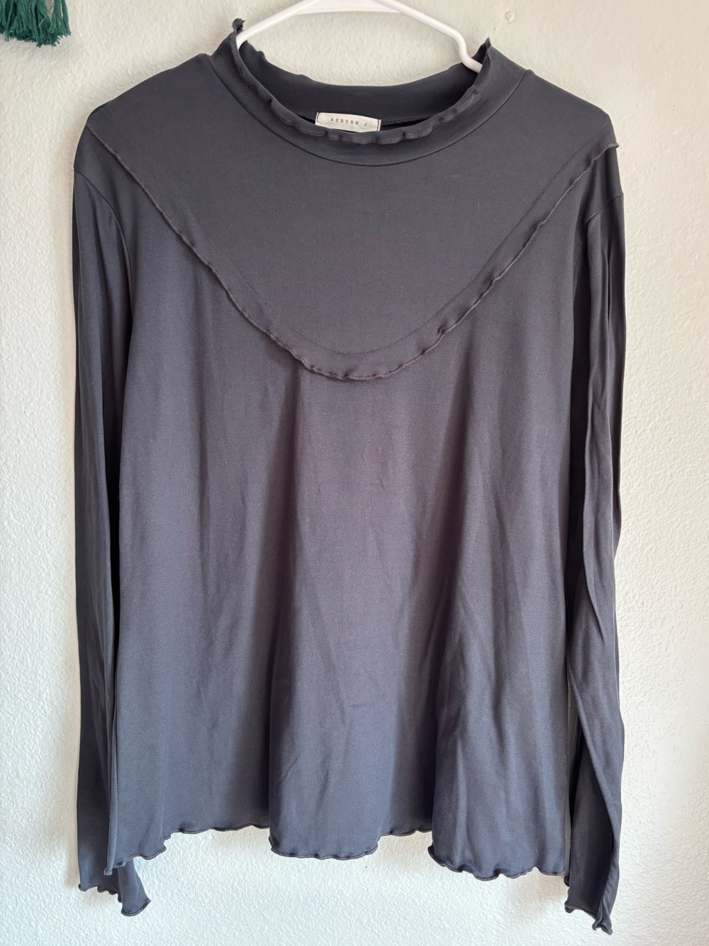 Reborn J Women’s Sz XL Long Sleeve Ruffle Edge Top Charcoal Gray shirt casual